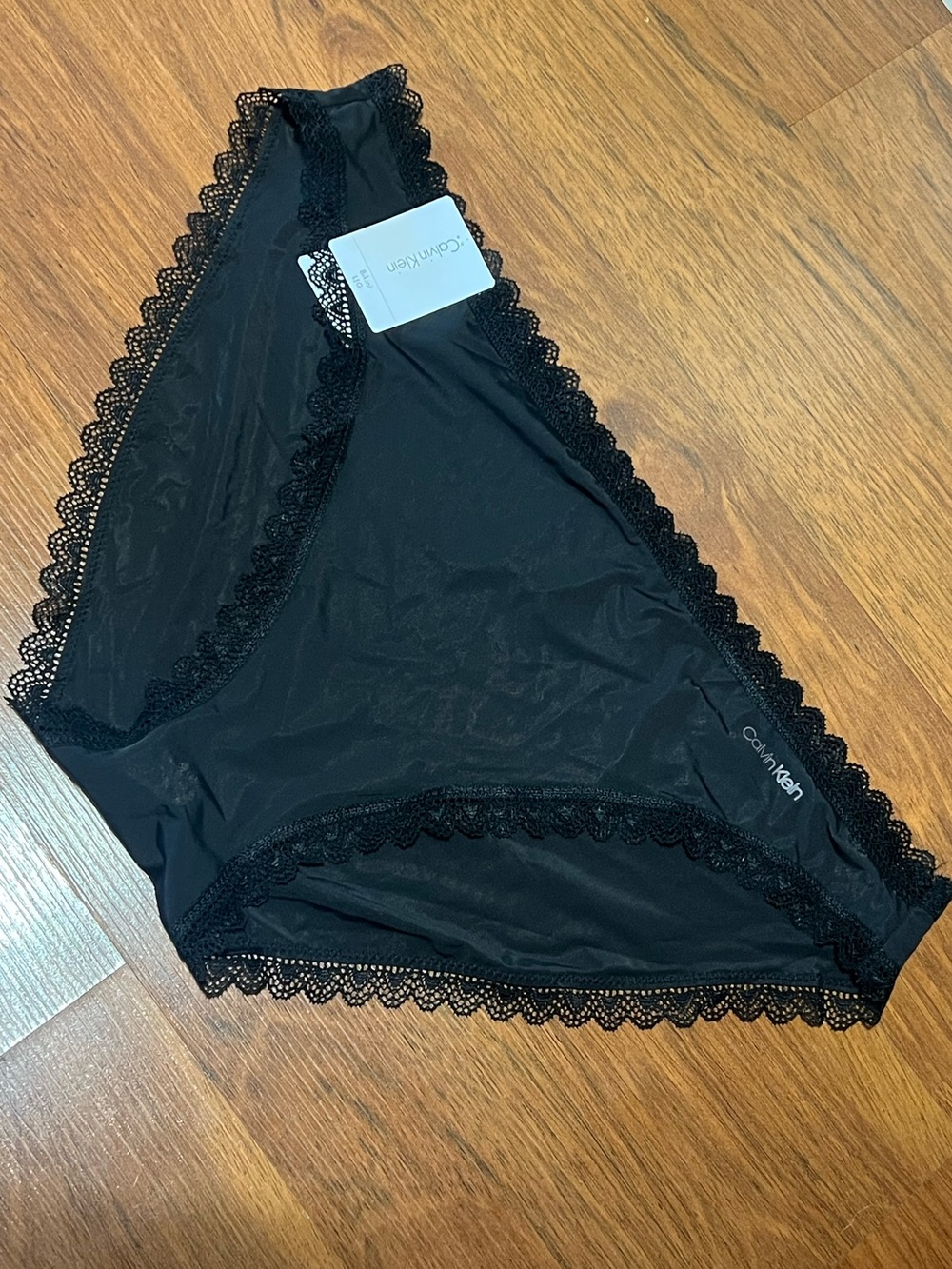 Calvin Klein Black Lace-Edged Bikini Panty
